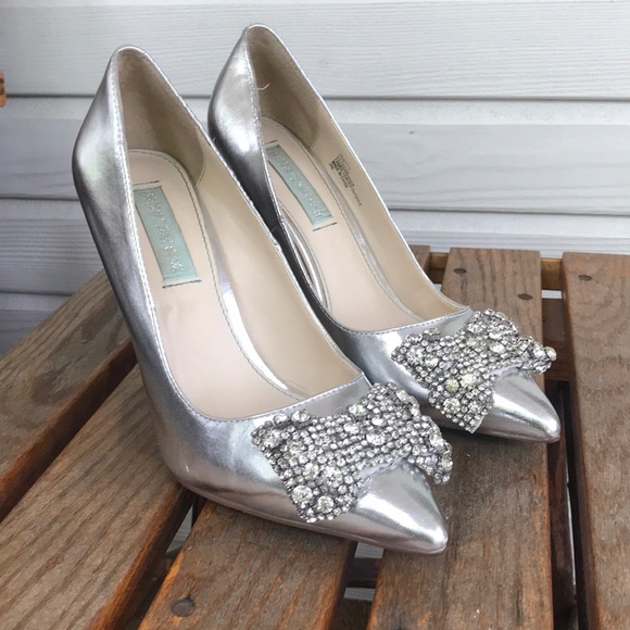 Betsey Johnson Silver Jewel Bow Heels - Picture 1 of 13
